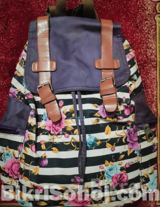 ফ্লোরাল প্রিন্ট ও স্ট্রাইপ ডিজাইনের  লেডিস ব্যাকপ্যাক